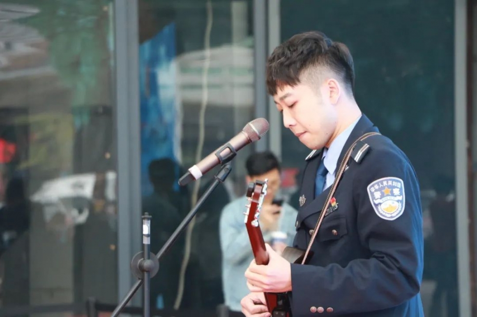 台江民警顾君豪：用歌声传递公安力量的“音乐先锋”