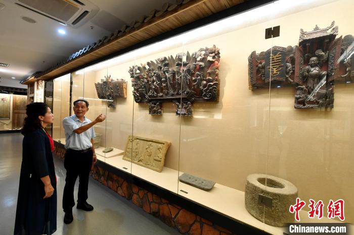 福建民俗收藏家创办10余家博物馆 讲好老物件“故事”