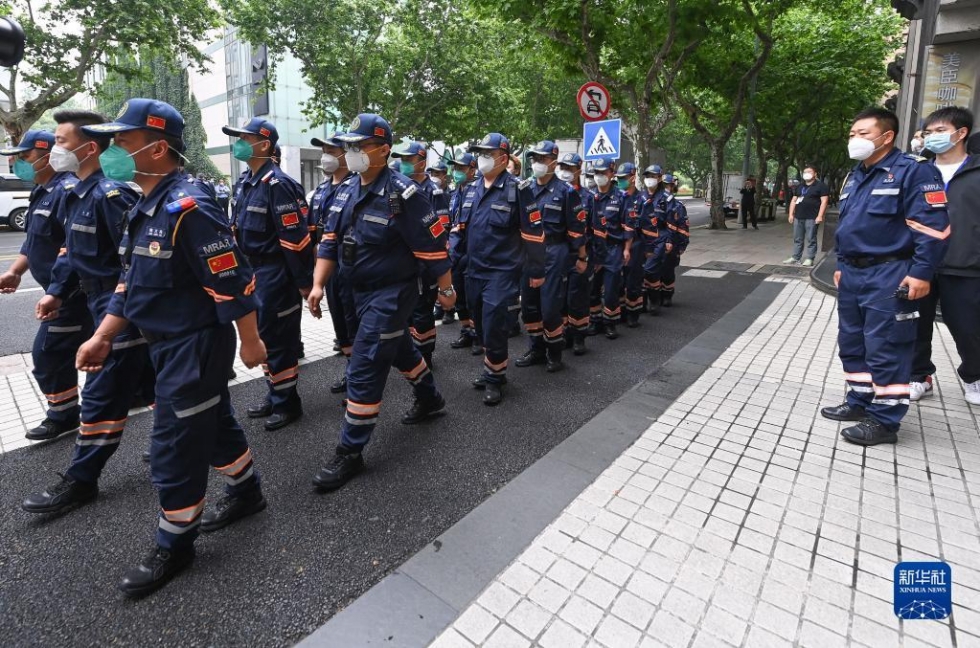 兰州山河救援志愿服务队撤离上海