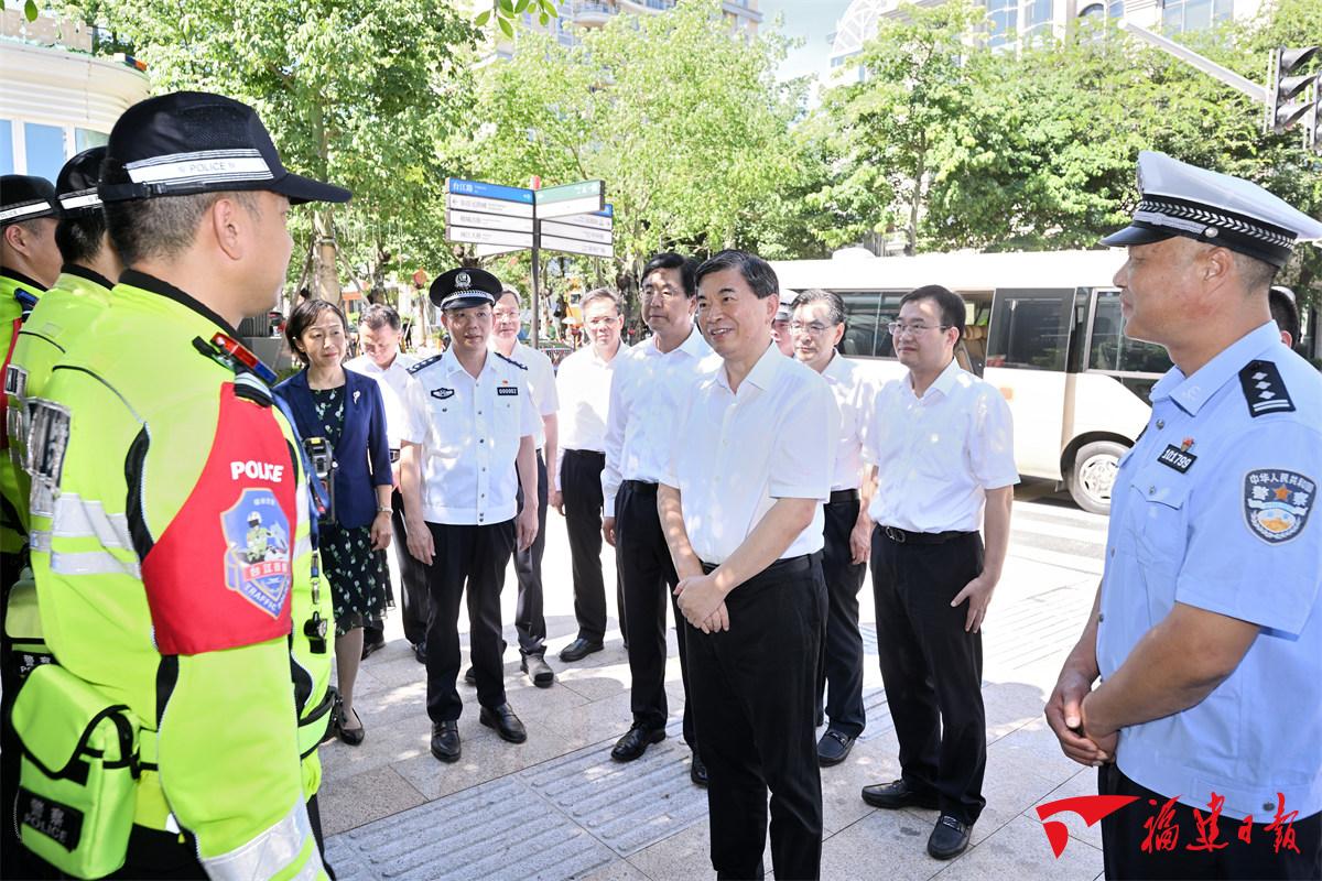 周祖翼在福州市看望慰问高温作业劳动者