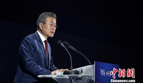 韩国总统文在寅支持率小幅上升 或因大规模开展外交