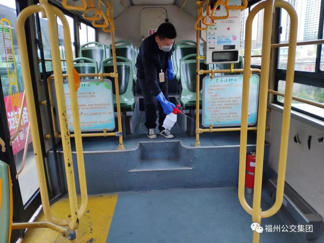 暖心！福州111路公交司机发现乘客口罩戴反后……