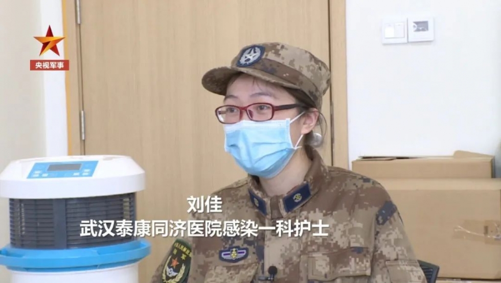 解放军在汶川地震中救出的女孩，如今从军在武汉救人