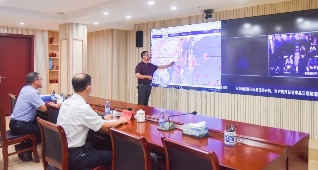 罗源县委主要领导赴县防汛抗旱指挥部检查指导防台风工作