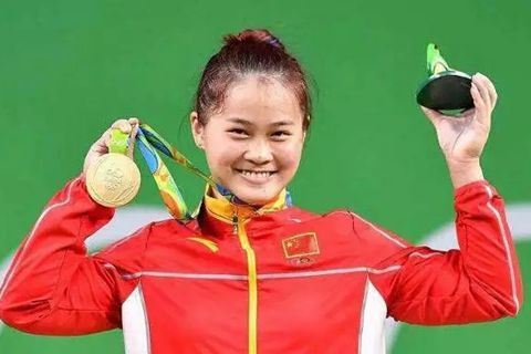 快讯！福建举重奥运冠军邓薇打破抓举世界纪录