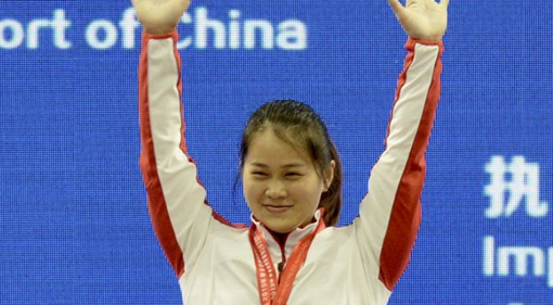 喜讯！福建举重奥运冠军邓薇一晚三破世界纪录