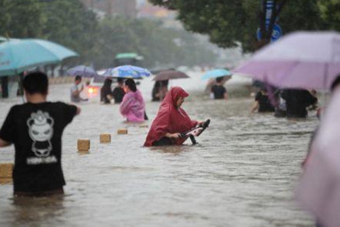 郑州遭遇有记录以来最强降雨 洪灾已造成郑州市区12人死亡